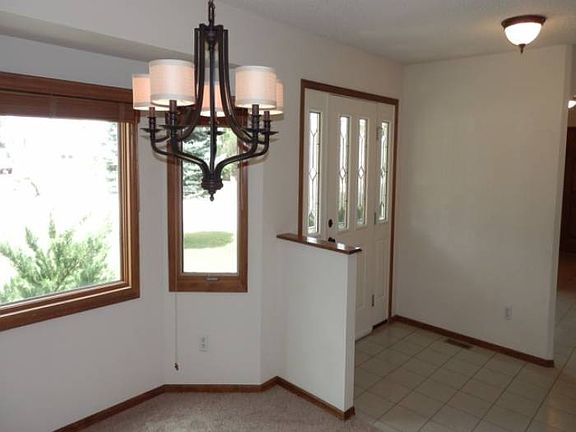 Foyer/Dining