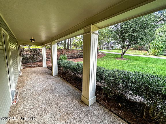 3rd image of 469 Arundel Dr