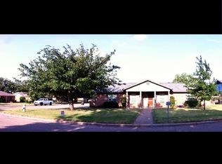 1704 Spring Branch Dr, Cleburne, TX 76033