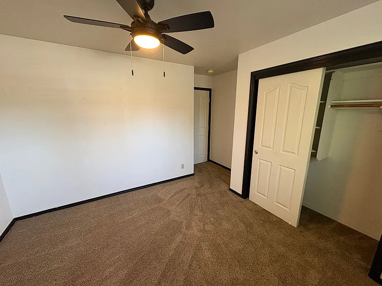 1031 N Crenshaw St — Photo 17