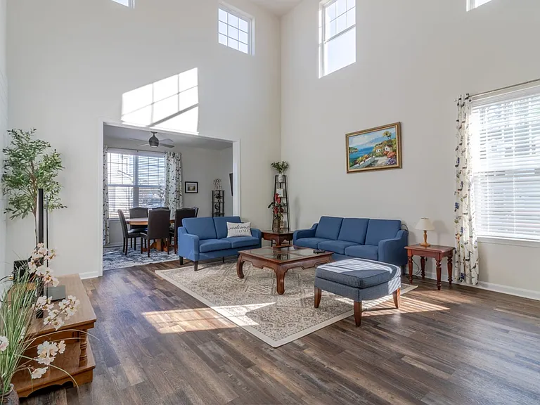 35059 Dundee St — Photo 10