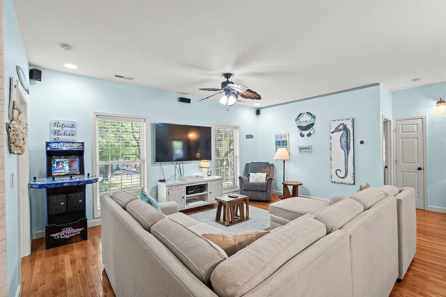 4 bed, 3.0 bath, 2249 sqft, $8,572 — Photo 2