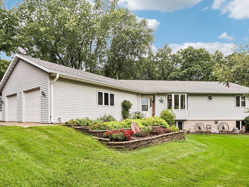 1st image of W7096 Oak Ridge Ct