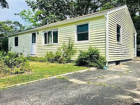 1st image of 14 Churchill Dr