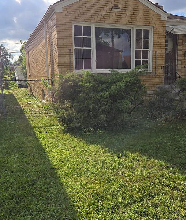 2nd image of 11006 S Union Ave