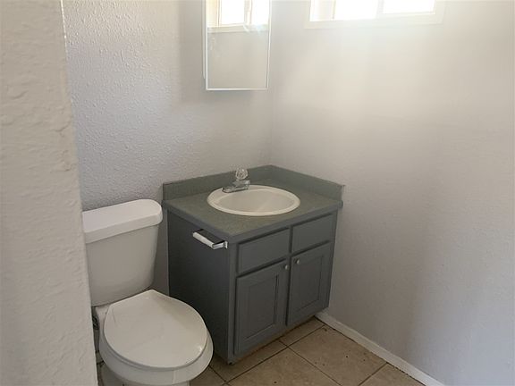 4th image of 807 N Orchard Ave