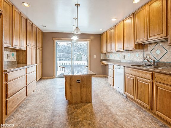 2nd image of 277 Montclare Ln