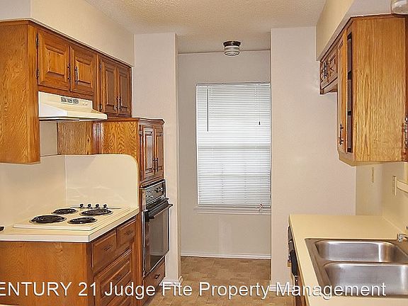 4th image of 127 Wildwood Dr