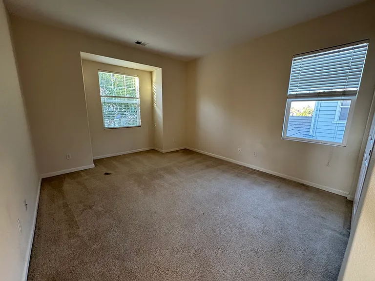 2912 Safford Ave — Photo 12