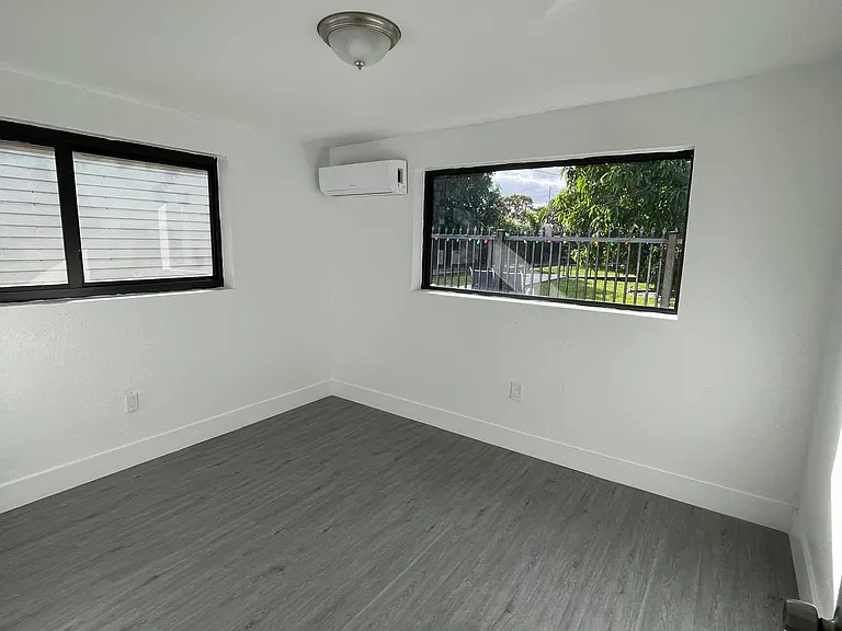 1254 NW 53rd St — Photo 6
