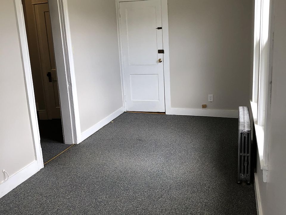 Front bedroom