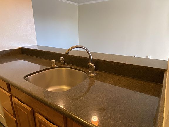 5th image of 280 Stonegate Cir #1