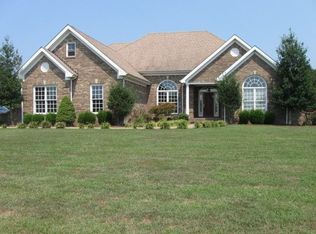180 Moats Ln, Bowling Green, KY 42103