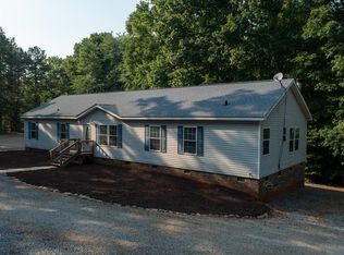 741 Mallard Ln, Bracey, VA 23919