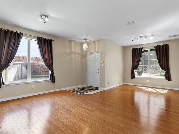4th image of 3417 Lake Knoll Ct
