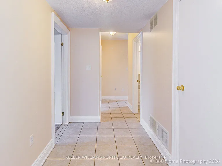 366 Old Harwood Ave — Photo 5