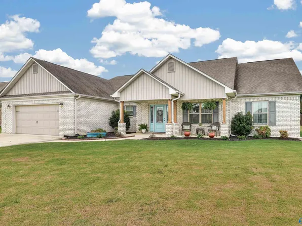 26437 Sydney Dr, Elkmont, AL 35620
