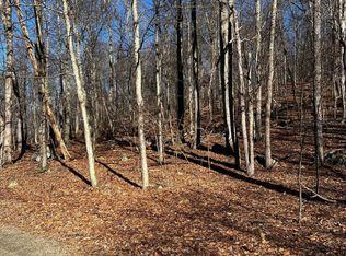 Berry Ln, Cresco, PA 18326