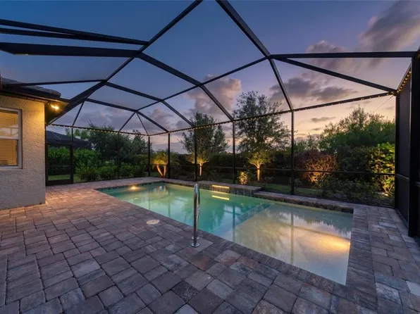 4745 Antrim Dr, Sarasota, FL 34240