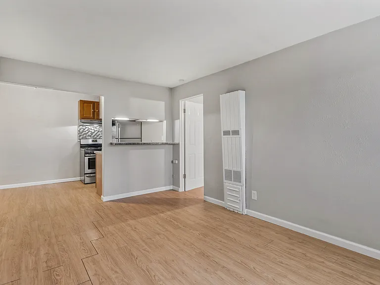 7459 Williams Ave — Photo 5