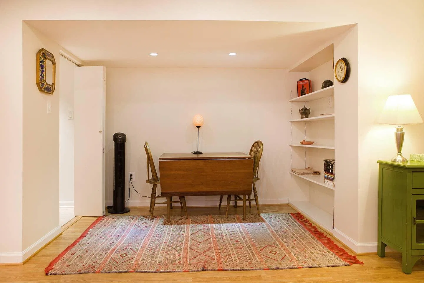 Calvert St NW, Washington — Photo 3