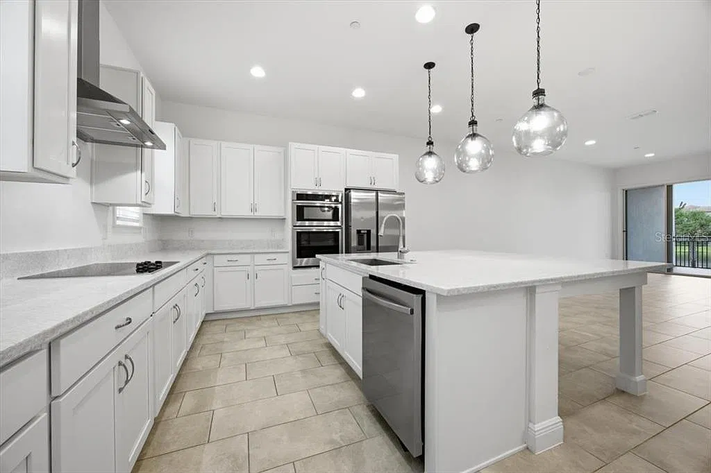 4 bed, 3.5 bath, 2310 sqft, $3,600 — Photo 4