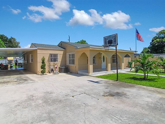 4th image of 10511 NW 33rd Ave
