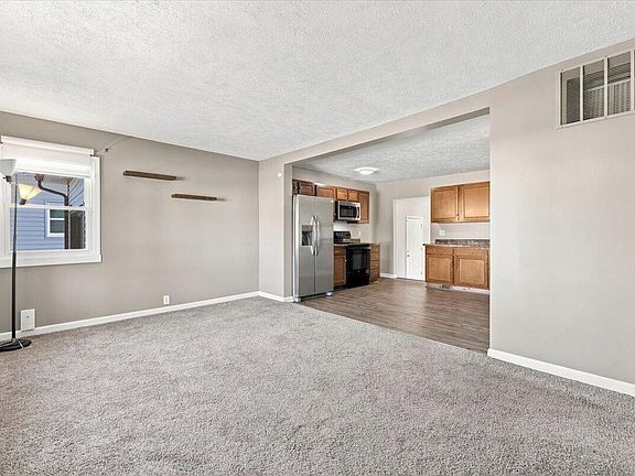 4th image of 1015 Pine St