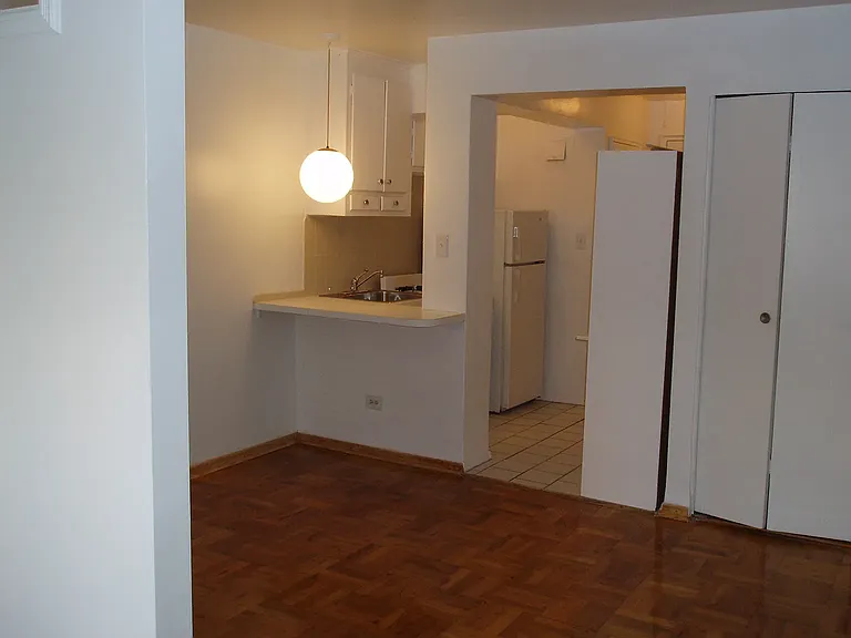 81-14 Baxter Ave #1D — Photo 1