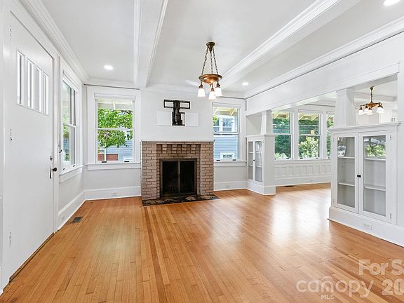 4th image of 38 Austin Ave