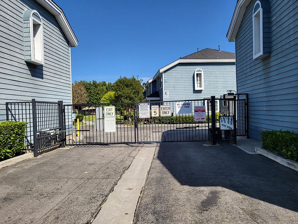 1st image of 11676 Lakewood Blvd