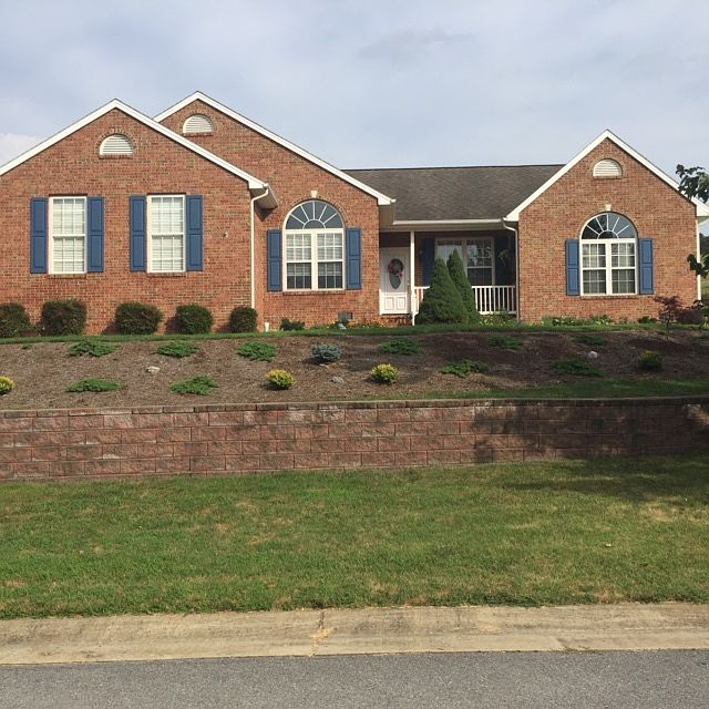 1st image of 27 Fairfield Dr