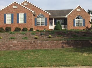 27 Fairfield Dr, Staunton, VA 24401