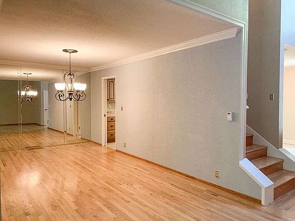 3rd image of 412 Clearview Dr