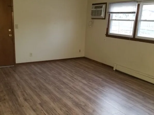 506 South D St, 506 S D St APT 8, Indianola, IA 50125