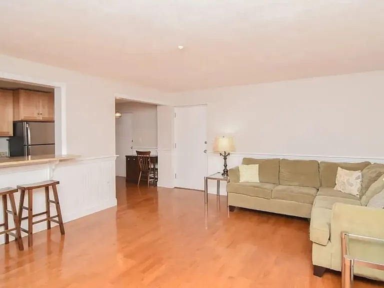 50 Colonial Dr #2 — Photo 2