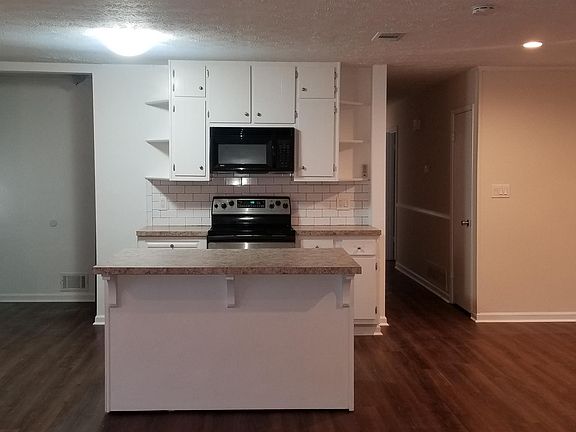 5th image of 871 Jefferson Dr SW