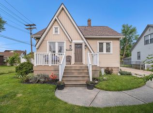 29344 Pinehurst St, Roseville, MI 48066