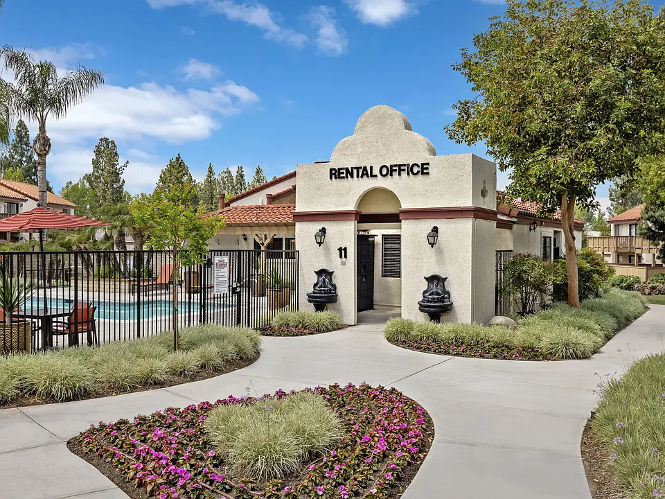 Red Oak Villas Apartments