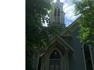 2 Mountain St APT 3, Camden, ME 04843