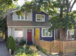 327 Coxwell Ave #BASEMENT, Toronto, ON M4L3B5