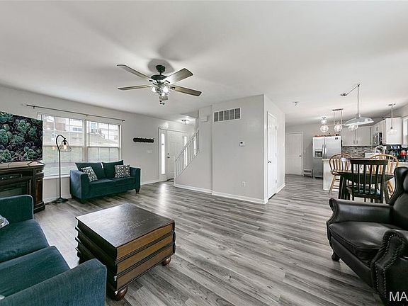 3rd image of 671 Walnut Rdg