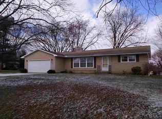26099 Woodridge Dr, Elkhart, IN 46517