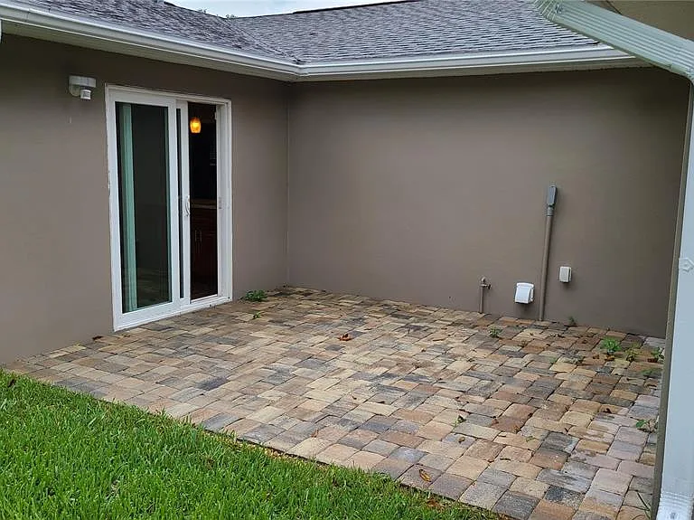 1718 Cardinal Dr — Photo 26