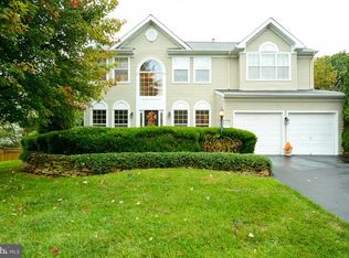 17637 Chisholm Ln, Dumfries, VA 22026