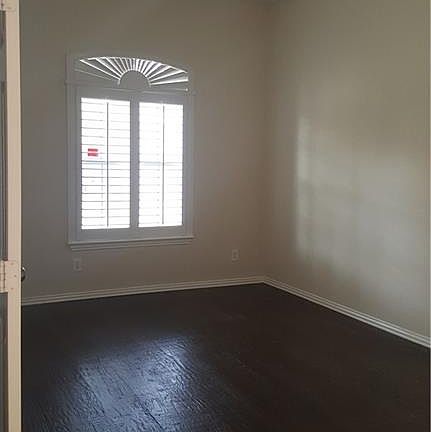4th image of 2803 Surrey Oaks Ct