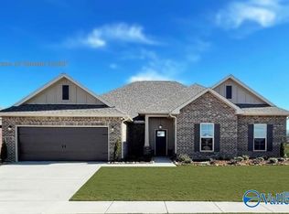 200 Grouser Dr, New Market, AL 35761