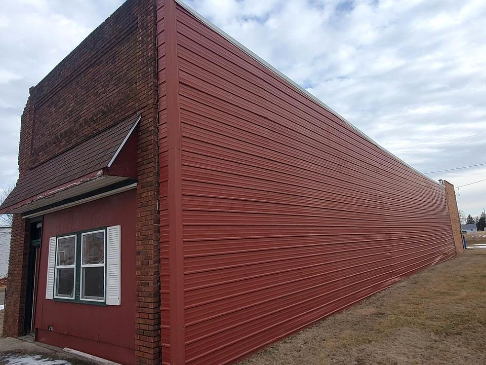 1st image of 210 Main St