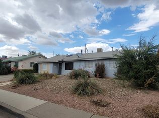 910 E 26th St, Farmington, NM 87401