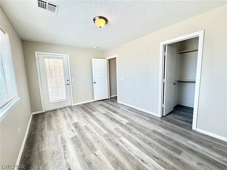 2671 N Murphy St — Photo 14